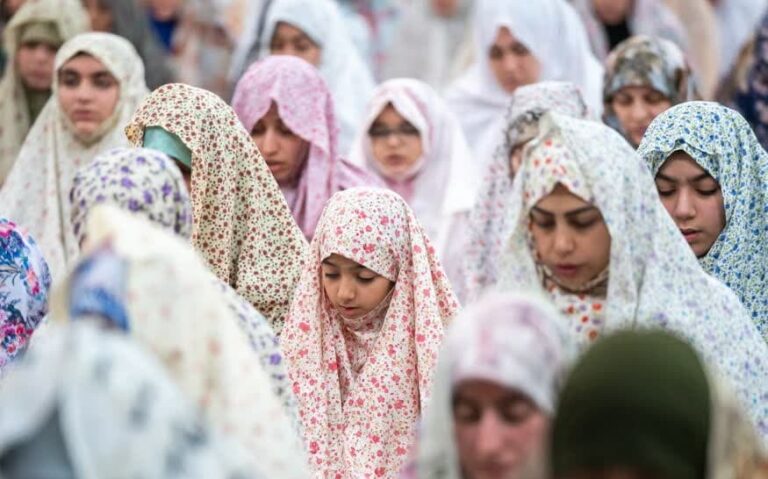 حضور گسترده بانوان و دختران اعتکاف اولی‌ در مساجد آرمانی منطقه ۱۳ تهران - مرکز رسانه آرمان
